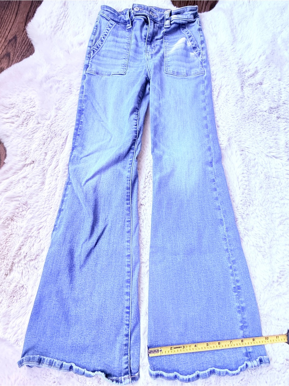 American Eagle Outfitters super high rise Flare Jeans 4 short